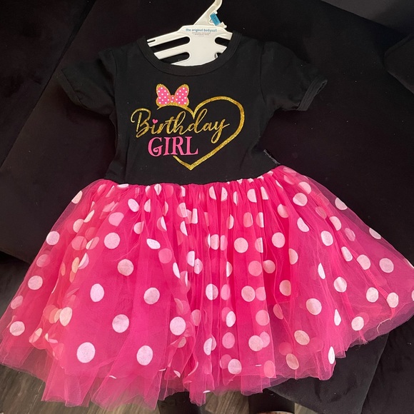 Dresses - Picture 5 of 6